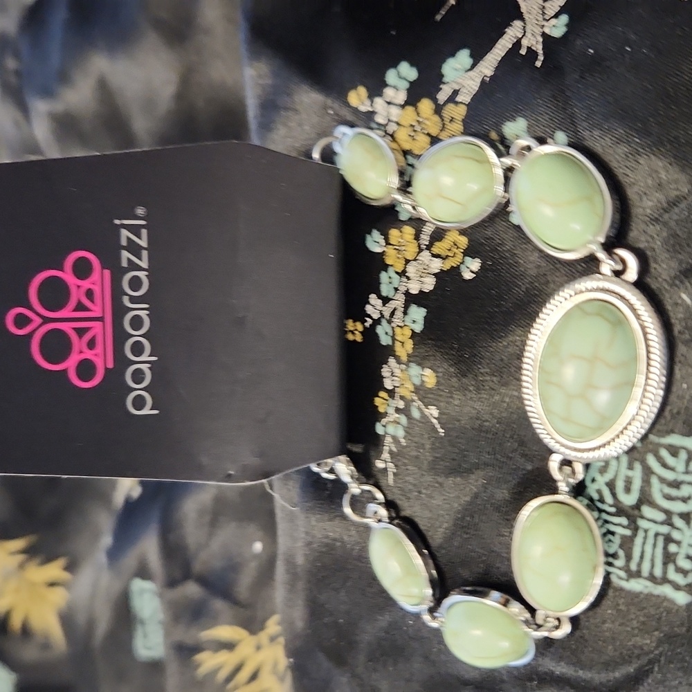 Paparazzi Green Bracelet